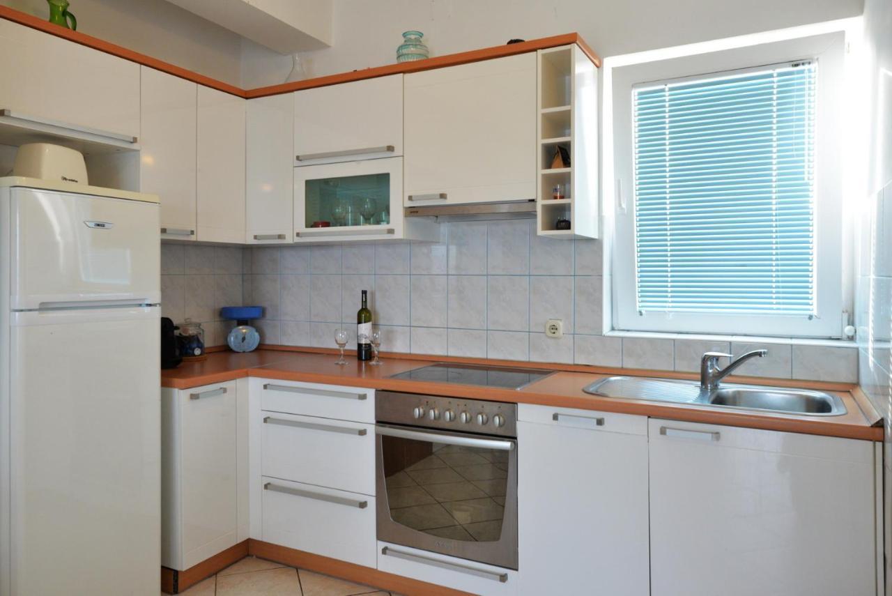 Apartman Rasip, Murter Luaran gambar